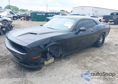 2018 Dodge Challenger Sxt z USA, uszkodzony, nr VIN 2C3CDZAG8JH297327
